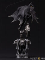 Iron Studios - Batman Returns - Batman Art Scale 1/10 Statue (34cm) - Image 3