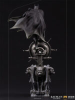 Iron Studios - Batman Returns - Batman Art Scale 1/10 Statue (34cm) - Image 4