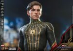 Hot Toys - Spider-Man: No Way Home Movie Masterpiece Action Figure 1/6 Spider-Man (Black & Gold Suit) 30 cm - Image 5