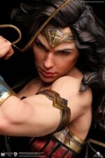 Queen Studios - Wonder Woman Comic Statue 1/4 Wonder Woman Early Bird Version 47 cm - Image 3