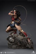 Queen Studios - Wonder Woman Comic Statue 1/4 Wonder Woman Early Bird Version 47 cm - Image 6
