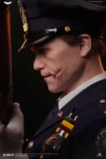 Queen Studios - The Dark Knight Bust 1/1 The Joker (Police Uniform) 87 cm - Image 7