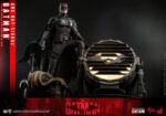 Hot Toys - The Batman Movie Masterpiece Action Figure 1/6 Batman with Bat-Signal 31 cm