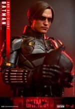 Hot Toys - The Batman Movie Masterpiece Action Figure 1/6 Batman with Bat-Signal 31 cm - Image 6