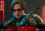Hot Toys - The Batman Movie Masterpiece Action Figure 1/6 Batman with Bat-Signal 31 cm - Image 9