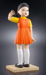 Bandai - Squid Game Tamashii Lab Action Figure Young-hee doll 26 cm - Image 3