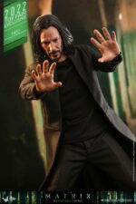 Hot Toys - The Matrix Resurrections Action Figure 1/6 Neo Toy Fair Exclusive 32 cm - Image 3