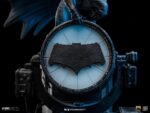 Iron Studios - Zack Snyder's Justice League Deluxe Art Scale Statue 1/10 Batman on Batsignal 28 cm - Image 5