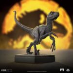 Iron Studios - Jurassic World Icons Statue Velociraptor Blue 9 cm - Image 2