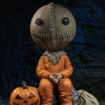 NECA - Trick 'r Treat Head Knocker Bobble-Head Sam 17 cm