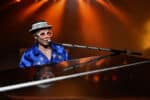 NECA - Elton John Clothed Action Figure Live in '76 Deluxe Set 20 cm - Image 6