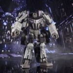 Hasbro - Transformers Generations Studio Series Deluxe Class Action Figure Gamer Edition Barricade 11 cm