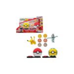 Jazwares - Pokémon Surprise Attack Game Pikachu with Poké Ball vs. Machop with Quick Ball