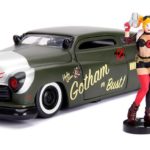 Jada Toys - DC Bombshells Diecast Model Hollywood Rides 1/24 1951 Mercury with Harley Quinn Figure