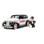 Jada Toys - Monopoly Hollywood Rides Diecast Model 1/24 1939 Chevrolet Master Deluxe with Monopoly Figur