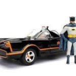 Jada Toys - Batman Diecast Model 1/24 1966 Classic TV Series Batmobile with figure