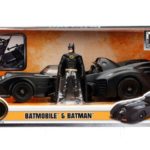Jada Toys - Batman Diecast Model 1/24 1989 Batmobile with figure