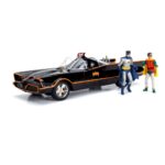 Jada Toys - Batman Diecast Model 1/18 1966 Batmobile with Light-Up Functions and Figures