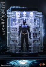 Hot Toys - The Dark Knight Rises Movie Masterpiece Action Figures & Diorama 1/6 Batman Armory with Bruce Wayne 30 cm - Image 4