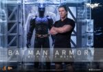 Hot Toys - The Dark Knight Rises Movie Masterpiece Action Figures & Diorama 1/6 Batman Armory with Bruce Wayne 30 cm