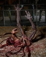 NECA - The Thing Action Figure Thing Dog Creature Ultimate Deluxe 18 cm - Image 3