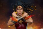 Sideshow Collectibles - DC Comics Premium Format Statue Wonder Woman: Saving the Day 50 cm - Image 2