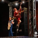 Knucklebonz - AC/DC Rock Iconz Statue Angus Young III 25 cm (Limited to 3,000 pcs) - Image 2