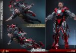 Hot Toys - The Avengers Movie Masterpiece Action Figure 1/6 Tony Stark (Mark VII Suit-Up Version) 31 cm - Image 3