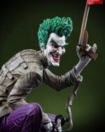 DC Direct Resin Statue 1/10 The Joker: Purple Craze - The Joker by Andrea Sorrentino 18 cm - Image 2