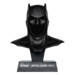 Batman DC Direct Mini Replica 1/3 Batman Cowl (Justice League Tactical Suit) 19 cm - Image 2
