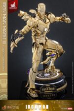 Iron Man Movie Masterpiece Diecast Action Figure 1/6 Iron Man Mark III (Gold Color Version) Hot Toys Exclusive 33 cm - Image 2