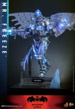 Batman & Robin Movie Masterpiece Action Figure 1/6 Mr. Freeze Deluxe Version 33 cm - Image 2