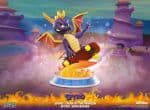 Spyro : Year of the Dragon PVC Statue Spyro Skateboard 34 cm