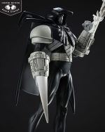 DC Direct Batman: Black & White Statue 1/10 Azrael by Joe Quesada 21 cm - Image 3