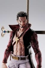 One Piece S.H.Figuarts Action Figure Dracule Mihawk Hawkeye 17 cm - Image 2