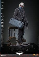 The Dark Knight DX Action Figure 1/6 The Joker (Bank Robber Version) 30 cm - Image 4
