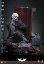 The Dark Knight DX Action Figure 1/6 The Joker (Bank Robber Version) 30 cm - Image 2